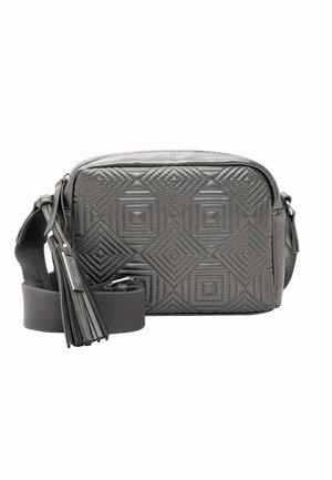 Sac en bandoulière gris foncé avec un motif en losanges matelassé, large sangle en tissu réglable et pompon en cuir décoratif sur le tirette de la fermeture.