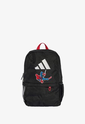 Crna ruksak izrađena od izdržljive tkanine. Ima crvenu ručku za nošenje, Spider-Man aplikaciju i bijeli Adidas logo. Uključena bočna mrežasta džep.