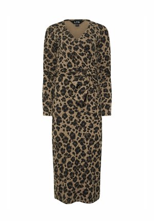 Sukienka w panterkę w brązowo-czarnym kolorze, z długimi rękawami, dekoltem w kształcie litery V i wiązanym pasem. Wykonana z miękkiego, teksturowanego materiału.