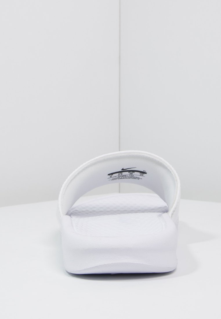 Compra Chanclas Nike Benassi online baratas | Tendencias 2022 en  Shopalike.es