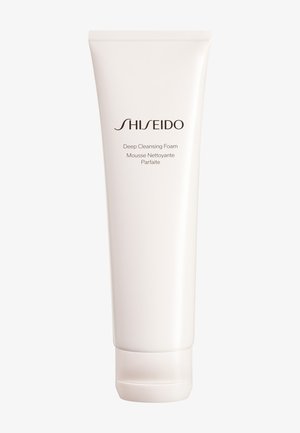 Weisse Tube von Shiseido Deep Cleansing Foam mit Klappdeckel, zeigt den Produktnamen vorne auf Englisch und Französisch.