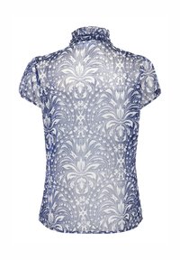 Bluza s kratkimi rokavi v svetlo modri barvi, okrašena z belim cvetličnim vzorcem. Nabran ovratnik in rahlo oprijet kroj, izdelana iz lahkega prosojnega blaga.