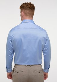 Eterna SOFT LUXURY SHIRT - MODERN FIT - Zakelijk overhemd - mittelblau