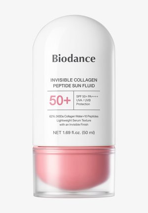 Biodance SPF 50+ onzichtbare collageenpeptide zonnefluid in witte en roze verpakking, 50 ml, met UVA/UVB bescherming en een lichte serumtextuur.
