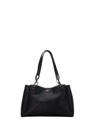 Borsa a tracolla in pelle nera con due manici e anelli di metallo argento, con un piccolo logo Xti al centro davanti.