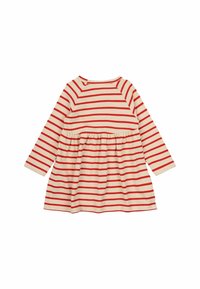 Punane ja kreemjastriibuline pika varrukaga kleit, millel on kogutud vöökoht, ümmargune kaelus ja pehme, veniv kude.