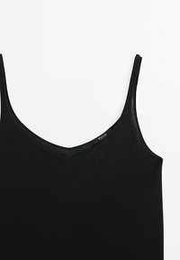 Débardeur noir sans manches avec fines bretelles et encolure légèrement en V, présenté sur un fond blanc.