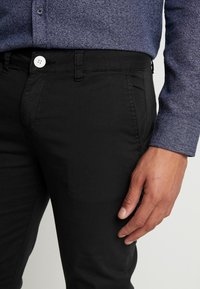 Gianni Kavanagh Chinos - black