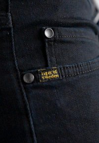 Tiger of Sweden PISTOLERO - Džíny Slim Fit - black blue