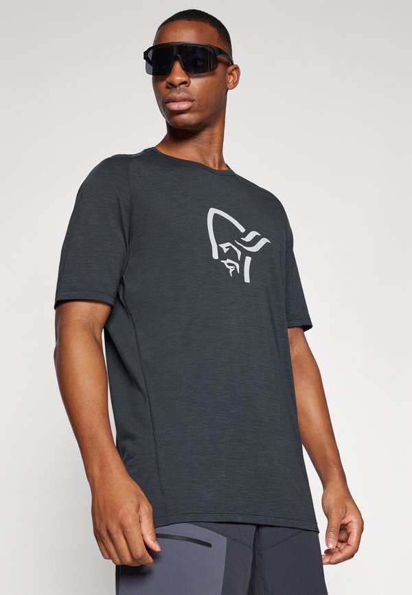 FJØRÅ - Print T-shirt - caviar3