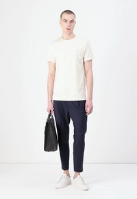 Thumbnail Image 2