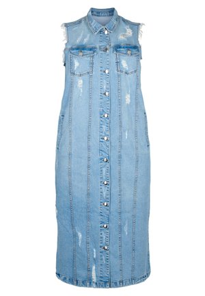 Bezrekawowa, jasnoniebieska, postarzana sukienka midi z denimu z metalowymi guzikami z przodu, dwoma kieszeniami na piersi z klapkami i kieszeniami bocznymi.