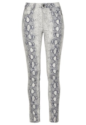 Jean skinny en imprimé serpent gris et bleu, offrant cinq poches, une fermeture éclair et un bouton. Tissu texturé avec une coupe élégante.