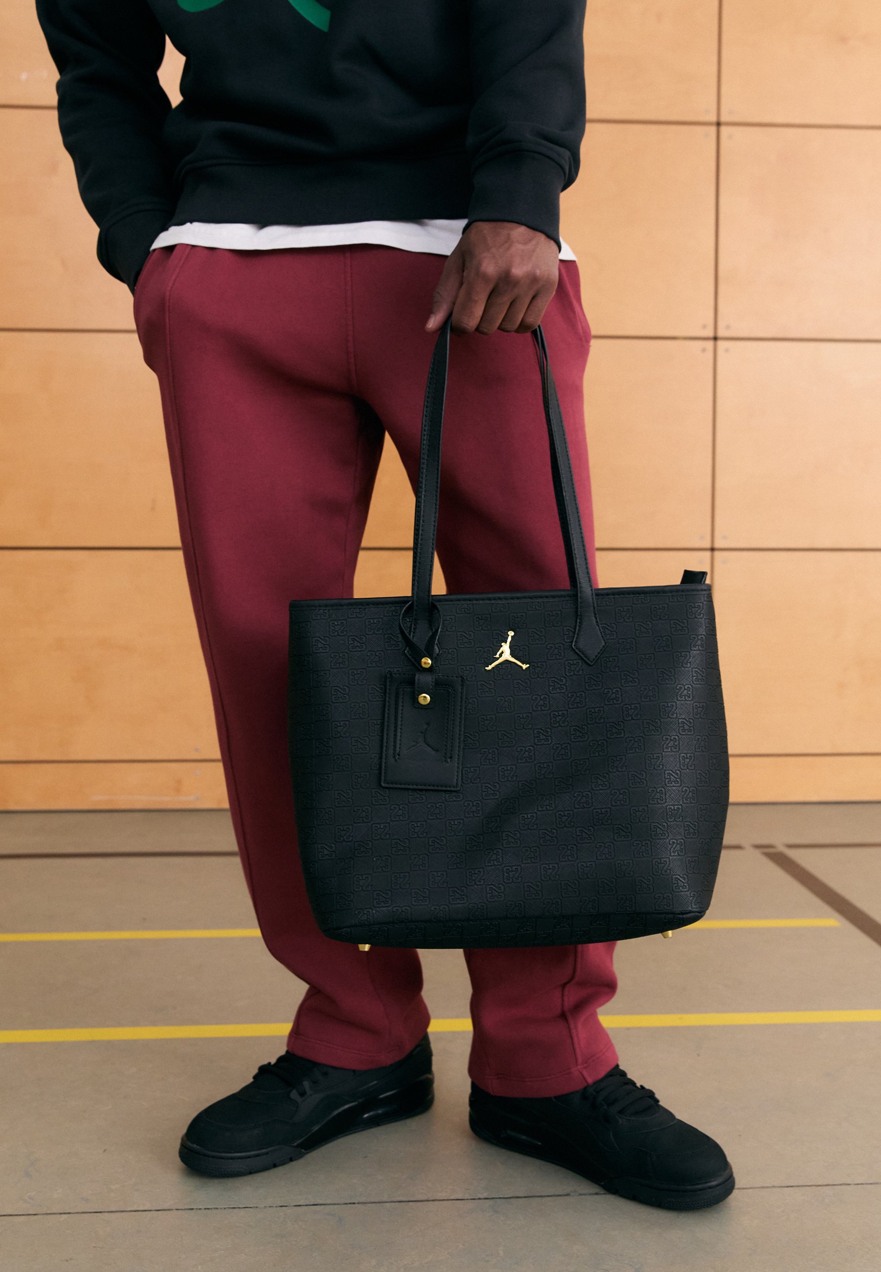 Jordan MONOGRAM TOTE UNISEX - Tote bag - black/gold-coloured/black