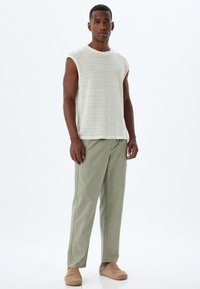 Koton Pantalones - khaki
