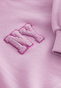 Next Džemperis ar kapuci - pink boucle applique