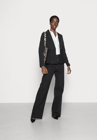 Vero Moda Tall VMLADY G STRING - Košilová halenka  - snow white