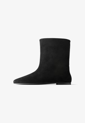 L37, BELONG TO THE NIGHT - Bottines - black
