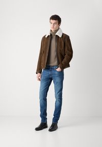 HUGO Slim fit jeans - medium blue