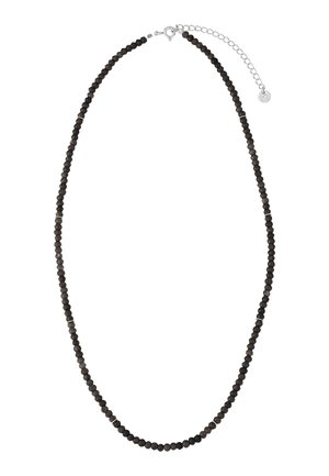 Facetteret sort perlekæde med sølv detaljer; har en krabbe-lås og justerbar kæde for tilpasset længde.