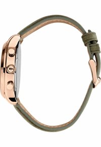 Roségoldene Uhr mit rundem Ziffernblatt, grauem Ziffernblatt und zwei Seitenknöpfen. Ausgestattet mit einem grünen Wildlederarmband mit beigem Nähen und einem Metallverschluss.