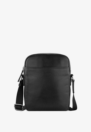 Sac en cuir noir en bandoulière avec une forme rectangulaire élégante, fermeture zippée sur le dessus, poche avant et bandoulière réglable. La texture semble lisse.