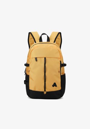 Sac à dos jaune et noir en nylon texturé. Dispose de bretelles réglables, de multiples poches et d'un accent logo sur le devant. Conception de fermeture ajustable.