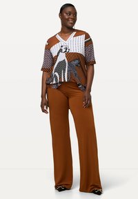 Ulla Popken WIDE FIT  - Tygbyxor - brown