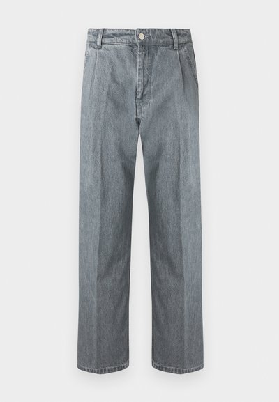 Ανοιχτό γκρι τζιν παντελόνι με ίσια μπάνα, θηλιές για ζώνη, μπροστινό κουμπί, φερμουάρ και πλαϊνές τσέπες.