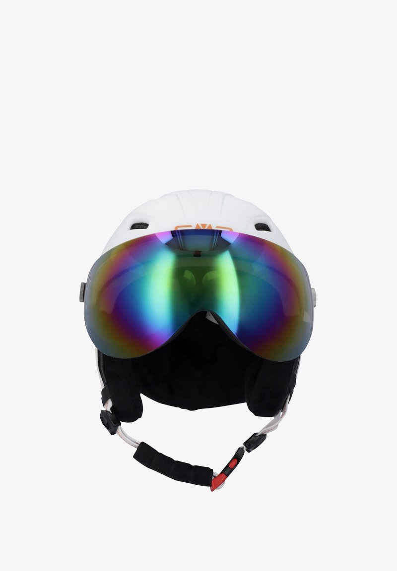 Hvid skihjelm med en stor, reflekterende regnbuevisir, sort polstring indeni, justerbar hage-rem og ventilationshuller.