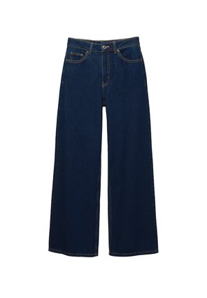Jeans a gamba larga di colore blu scuro realizzati in denim; presentano tasche anteriori e chiusura con bottone; cuciture evidenti lungo le cuciture; nessun motivo o decorazione.