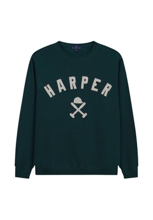 Sudadera de color verde oscuro con "HARPER" en texto blanco arqueado, con gráficos de bate de béisbol cruzados y una gorra debajo. Cuello redondo estándar.