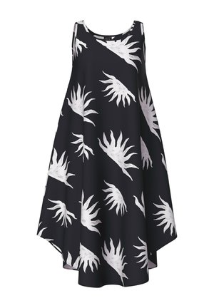 Robe noire ornée de motifs blancs imitant des empreintes de mains, sans manches, avec une silhouette trapèze et un ourlet en biais.