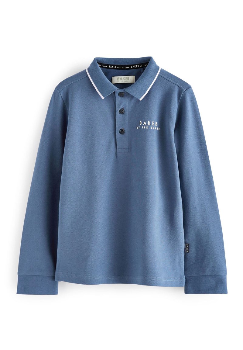 Plava dugorukava polo majica od pamuka, s bijelim ovratnikom i tri dugmeta, s "BAKER by TED BAKER" logotipom u bijeloj boji na prednjoj strani.