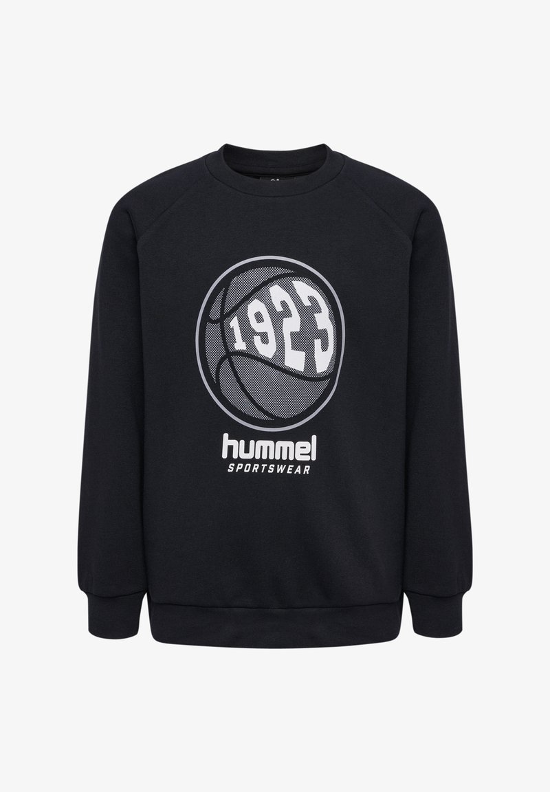 Schwarzes Sweatshirt mit einem kreisförmigen Grafikmotiv, das einen Basketball und "1923" in Weiß zeigt, sowie "hummel sportswear" darunter.