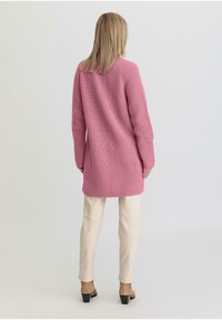 hessnatur Strickjacke - wildrose