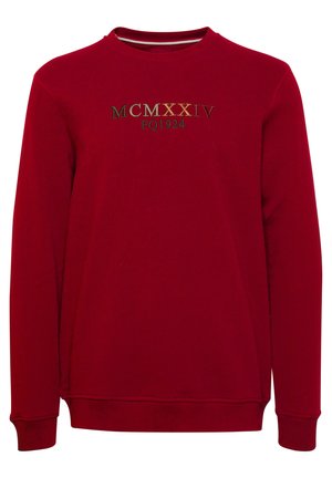 Rotes Sweatshirt mit Rundhalsausschnitt, langen Ärmeln und gerippten Bündchen. Auf der Vorderseite befindet sich gestickter Text "MCMXXIV FQ1924" in metallischen Farben.