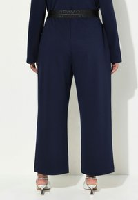 Ulla Popken ELASTIC WAIST   - Træningsbukser - navy blue