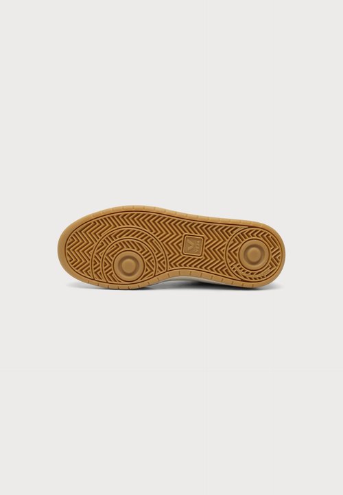 Veja Zapatillas de hombre en piel modelo v-90 Negro — photo 5