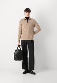BOSS ZETRUST - Bluză de molton - open brown