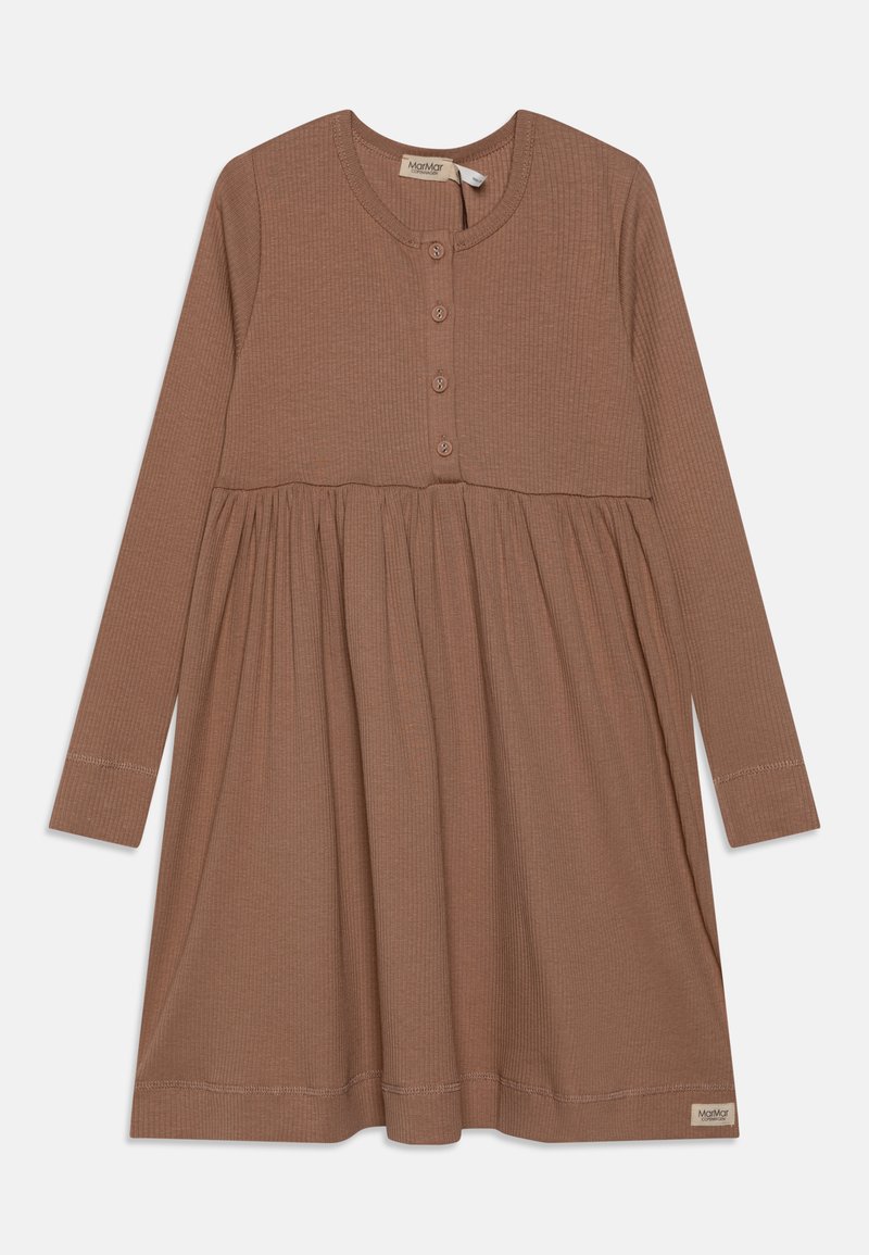 Rjav dolgočasen obleka iz rebrastega blaga. Ima zaobljen ovratnik, pet gumbov na zapiranju in nabran krilo. Vključuje majhno oznako na robu.