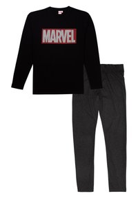 Maglietta nera a maniche lunghe con logo "MARVEL" rosso e argento sul fronte, abbinata a pantaloni grigi scuri con vita elastica.