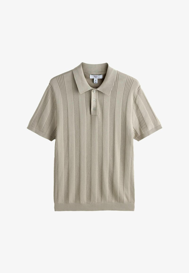 Polo en maille beige à manches courtes avec texture côtelée verticale et trois boutons au col, taille moyenne.