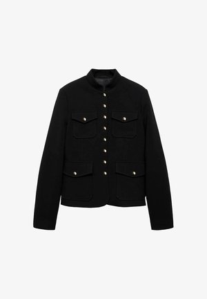 Zwarte jas met een hoge kraag, sluiting met gouden knopen en twee voorzakken. De stof is soepel en ontworpen voor een gestructureerde pasvorm.