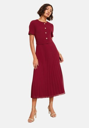 REGULAR FIT - 2-IN-1 PLEATED  - Freizeitkleid - berry red