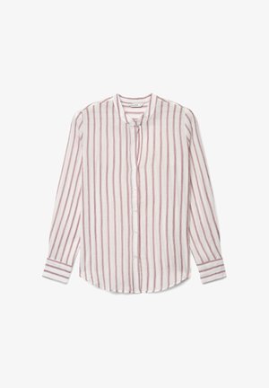 Camicia bianca a maniche lunghe con bottoni, con righe verticali rosse e colletto alla coreana, stesa su sfondo bianco.