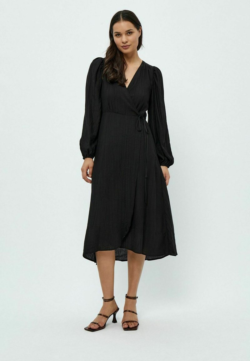Desires ASTRA LONG SLEEVE MIDCALF - Denní šaty - black