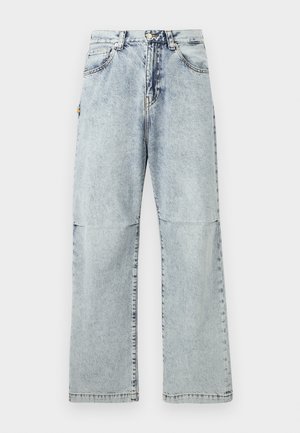 Lys blå denimbukser med en avslappet passform, falmet tekstur, fem lommer og knappelukking i midjen. Flate sømmer og vide ben.