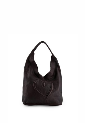 Donkerbruine leren schoudertas met een groot, hartvormig reliëfpatroon aan de voorkant en een enkele brede schouderriem.