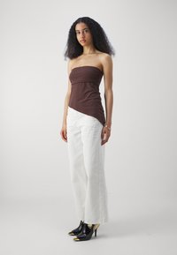 BDG Urban Outfitters BANDEAU - Viršus - chocolate